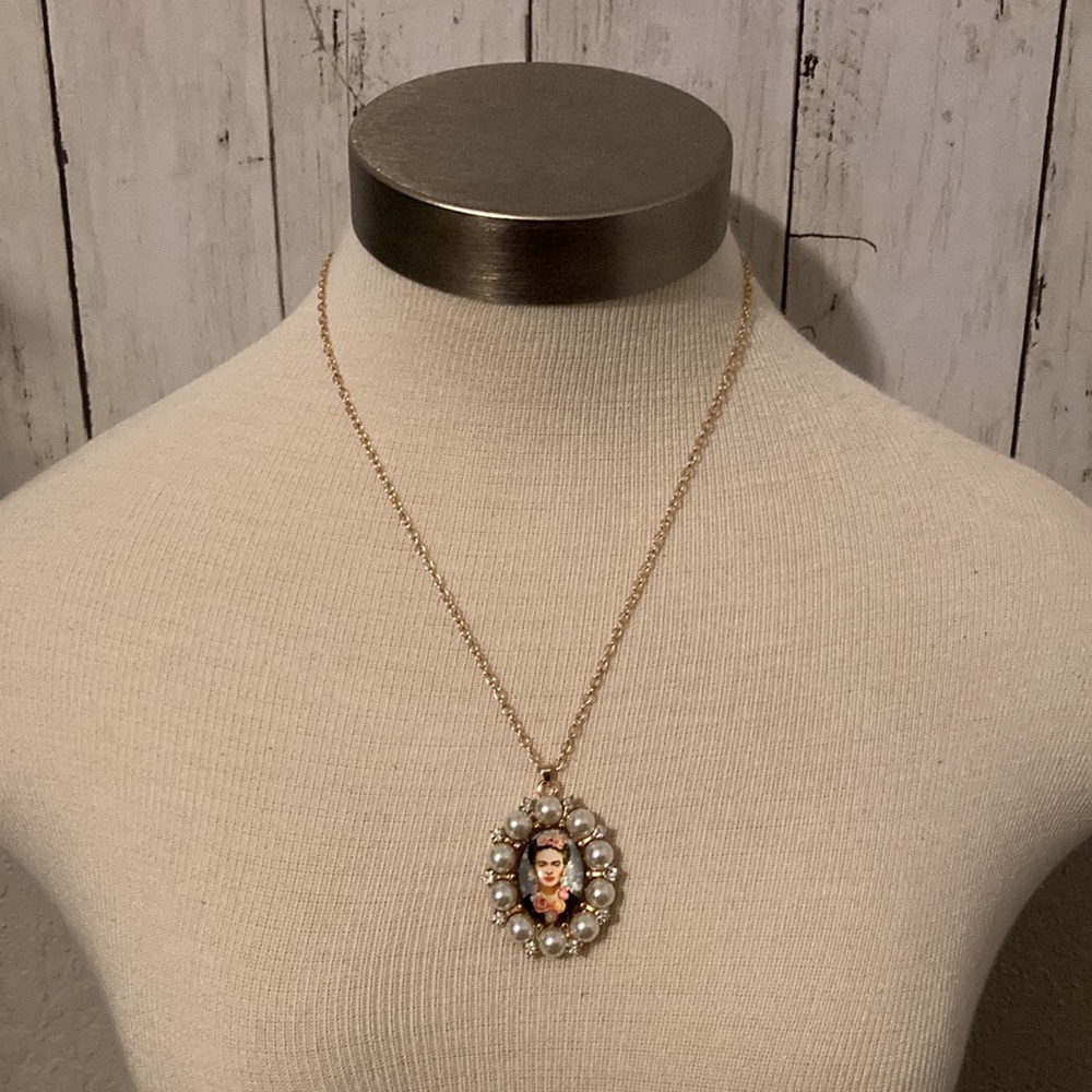 Frida Necklace NWT - Picture 3 of 3